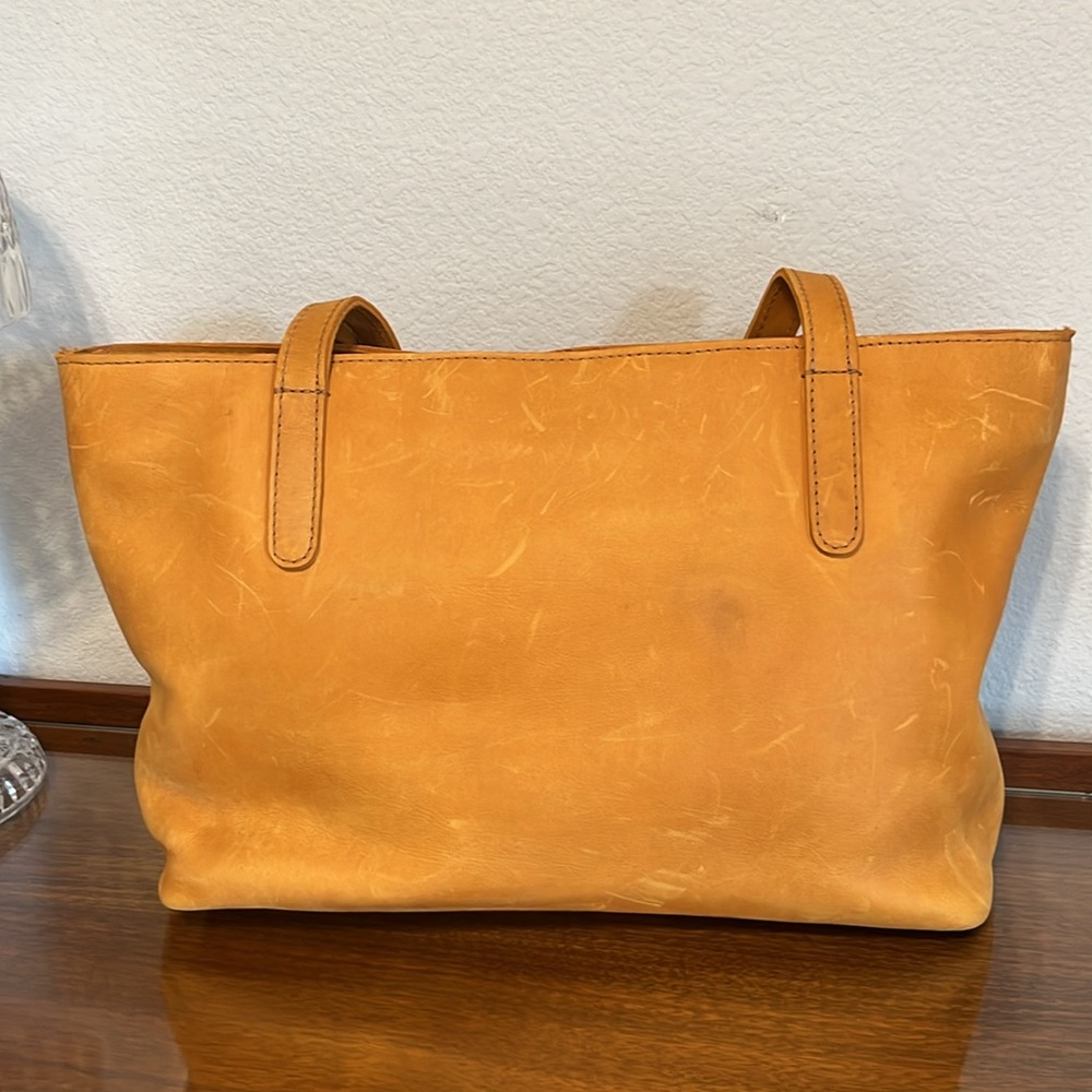 Parker Clay Eden Carry all Tote Bag Tan Leather Tassel - Picture 12 of 14